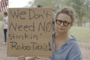 梦见含血特斯拉在得州奥斯汀遭遇抗议活动：反对马斯克Robotaxi计划