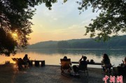 梦见含血“移动卧室”重塑旅行方式 “Z世代”爱上车轮上的家